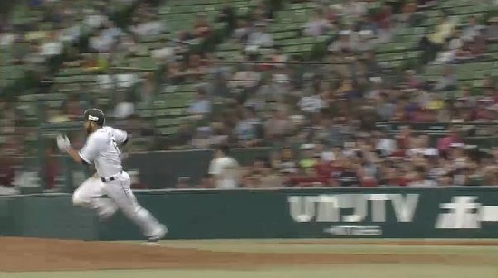 ８回裏１セラテリ来日初ヒット２ベース (3)