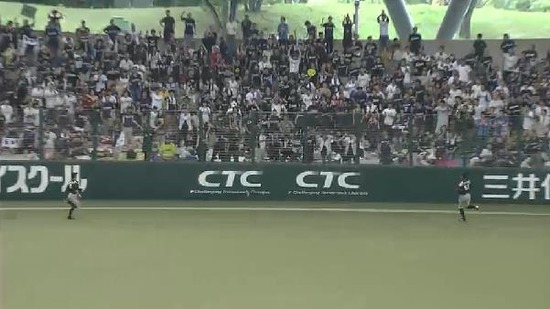 ７回裏１先頭森２ベース (3)