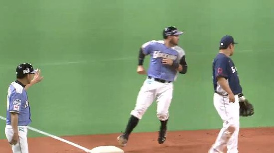 ４回裏１ヒット２本１塁３塁 (1)