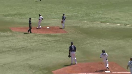 1回裏３鈴木ヒットノーアウト１塁２塁