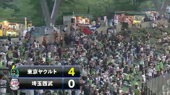 2回表2川端2点タイムリー (5)