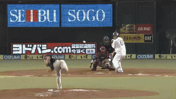 ４回裏１おかわりHR (1)