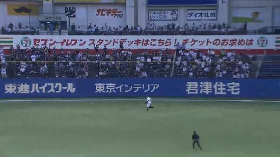 3回表1秋山ヒット (2)