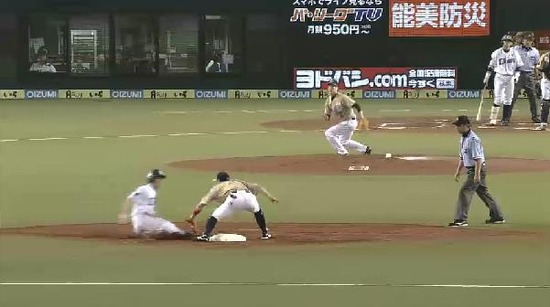 1回裏１秋山フォアボール栗山三振ゲッツー (2)