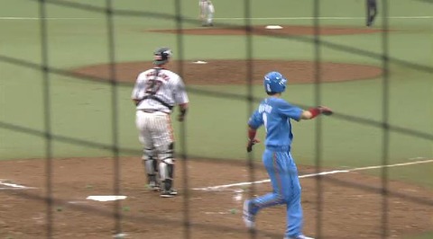 2回裏5栗山2点タイムリー中田ノックアウト (4)
