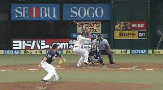 ２回裏２金子２ラン (1)