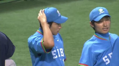 １２回裏５柳田三振 (2)