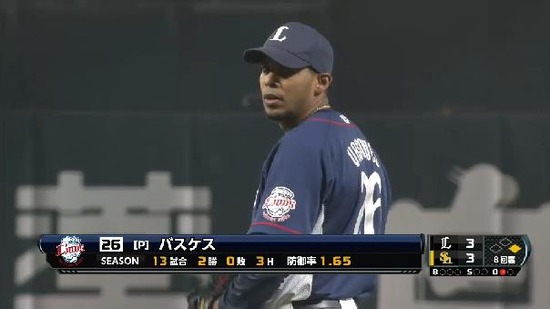 ８回裏３内川ヒット１塁２塁 (3)