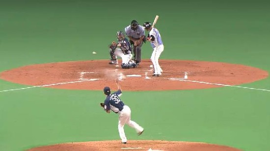 ４回裏４岡本洋介暴投 (3)