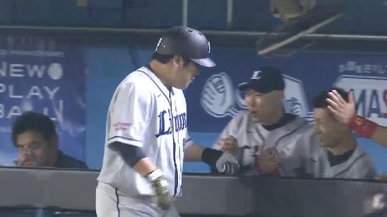 １回表３中村HR (2)