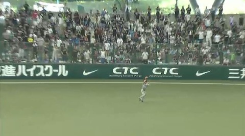 ３回裏２栗山犠牲フライ (2)