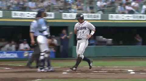 ６回表２栗山タイムリー２ベース (2)