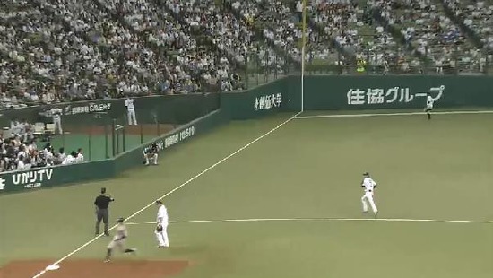 8回表5糸井タイムリー2ベース2塁3塁 (3)