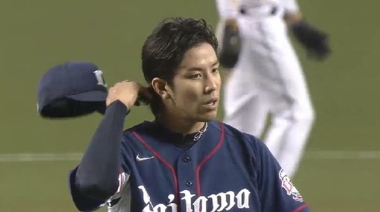３回表２デスパイネ死球満塁 (1)