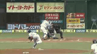 １回裏２栗山タイムリーヒット (1)