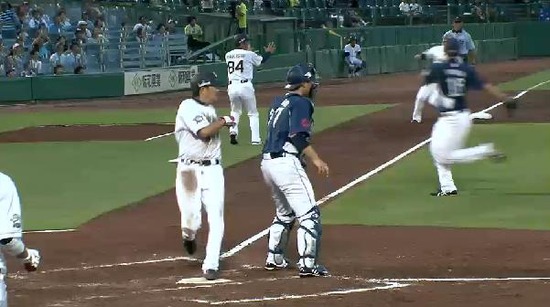 １回裏７宮崎タイムリー (4)