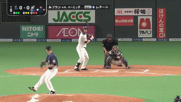 ８回裏４ハーミッダ２点タイムリー３ベース (1)