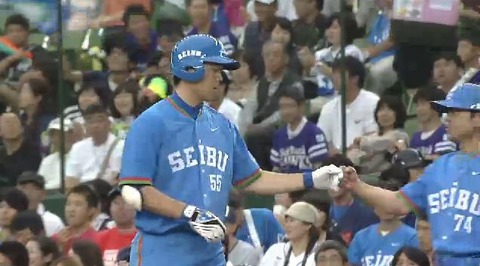 1回裏1秋山13試合連続ヒット