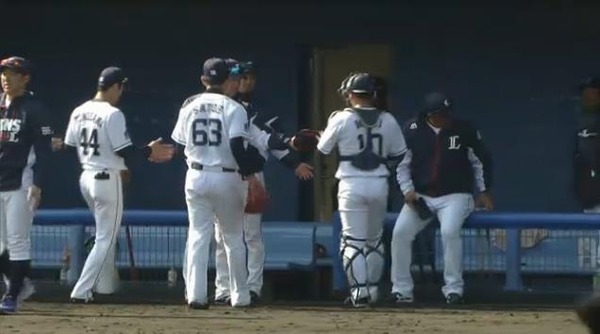 6回表3後続を断って無失点 (1)