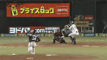 ２回裏６外崎２点タイムリー (1)