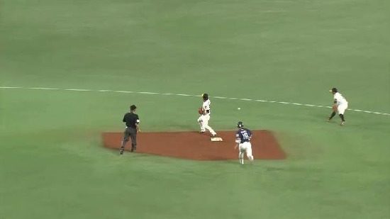 ４回表５今宮エラー満塁 (1)