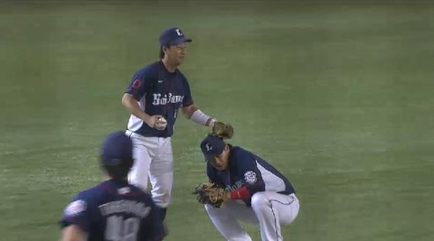 ５回裏２武隈ナイスP (2)