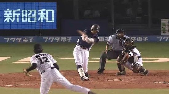 5回表2栗山連打2アウト1塁2塁 (1)