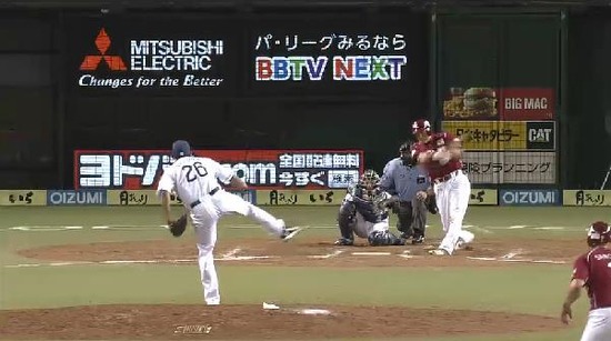 11回表1バスケスヒットバント2塁山崎ヒット1アウト1塁3塁 (5)