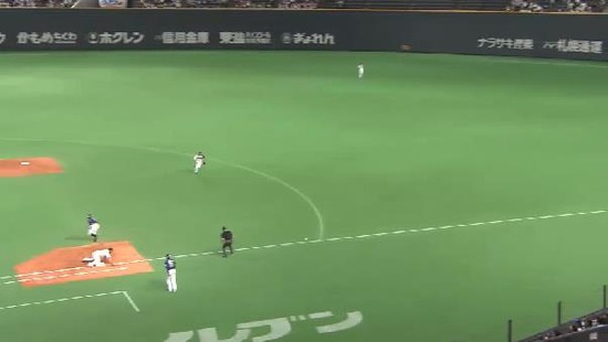 ５回表２浅村１塁線を抜く２ベース好走塁 (3)