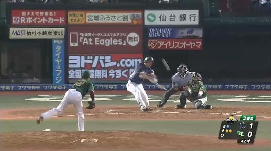 ３回表２秋山ポテンヒット (1)