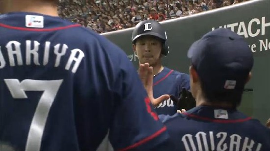 ４回表７浅村犠牲フラい (4)