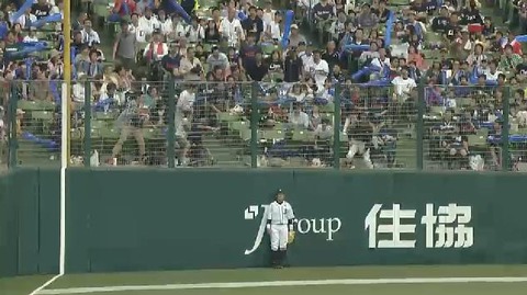7回表3バレンティン2ラン (3)