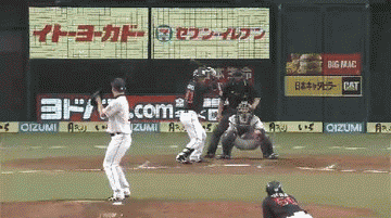 ４回表１フォアボール２つ１塁２塁雄平三振