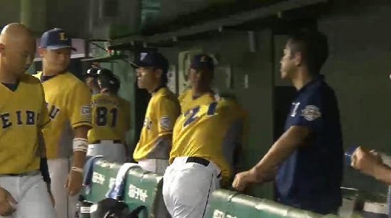 ６回表１松田ヒット十亀交代 (3)