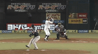 ８回裏３永江２点タイムリー２ベース (1)