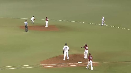 3回表1連打1塁2塁 (3)