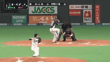 ７回表３秋山タイムリー２ベース好走塁 (1)