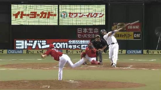8回裏1メヒア2ベース (2)