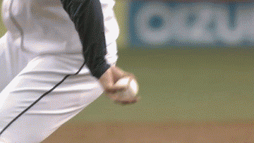 ９回表２カラバイヨ三振