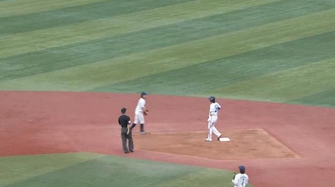 10回裏2白崎2ベース (1)