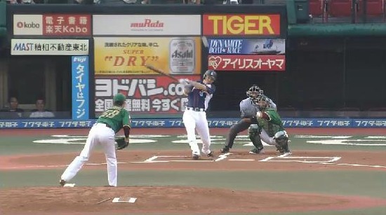 １回表１秋山ヒット (1)