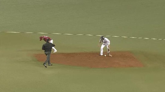 ５回裏１炭谷ショートゴロ (1)