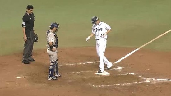 ８回裏４栗山鬼崎連続フォアボール押し出し (3)