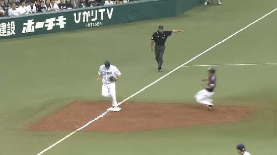 ４回表２サードゴロ (1)