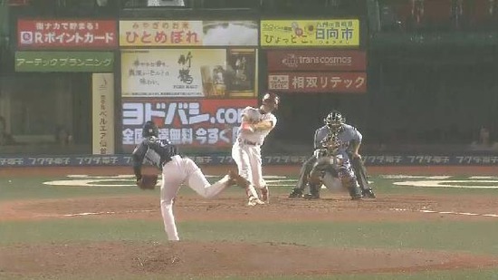 5回裏1島内タイムリー3ベース (2)