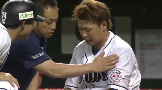 8回裏1浅村デッドボール (2)