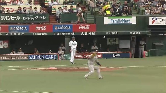 2回裏４栗山トカダエラー