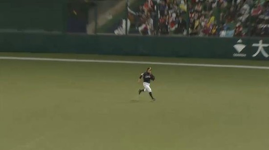 ９回裏２メヒアセンターフライ (2)