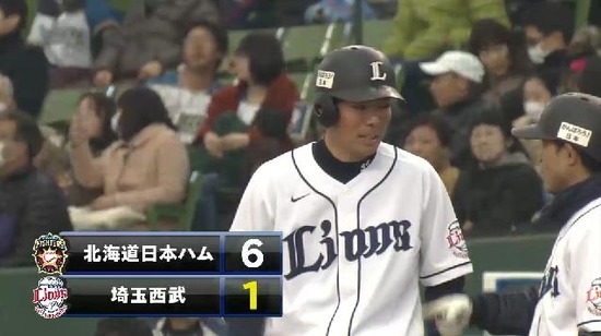 6回裏1西川エラー暴投秋山ポテン1点 (1)