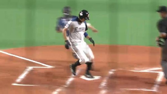１回裏３中田タイムリー２ベース (3)